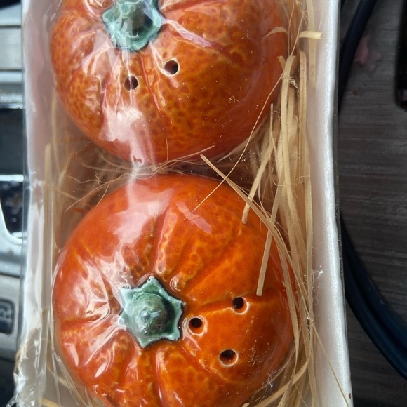 Vintage Pumpkin Salt & Pepper Shakers / Collection, Japan T26 - Picture 6 of 7
